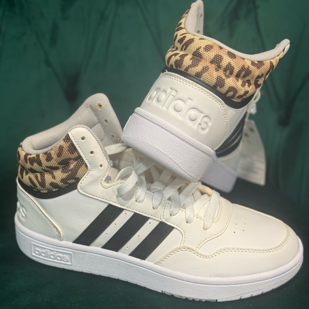 adidas Hoops 3.0 Mid Top Sneaker Boys/Youth 7.5 Women’s 9 White Animal Print